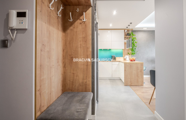 Nowoczesne 3‑pokojowe mieszkanie z klimatyzacją przy ul. Walerego Sławka - gotowe do wprowadzenia!  

 Na sprzedaż jasne, przes