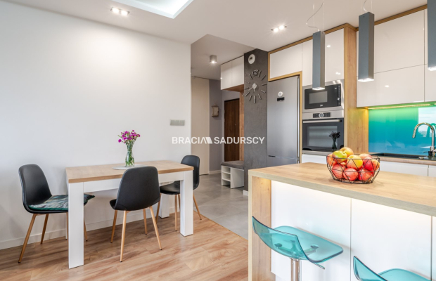 Nowoczesne 3‑pokojowe mieszkanie z klimatyzacją przy ul. Walerego Sławka - gotowe do wprowadzenia!  

 Na sprzedaż jasne, przes