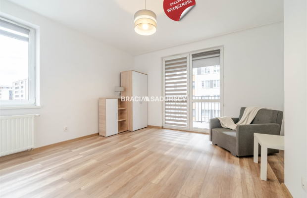 2 osobne pokoje, miejsce parkingowe, balkon