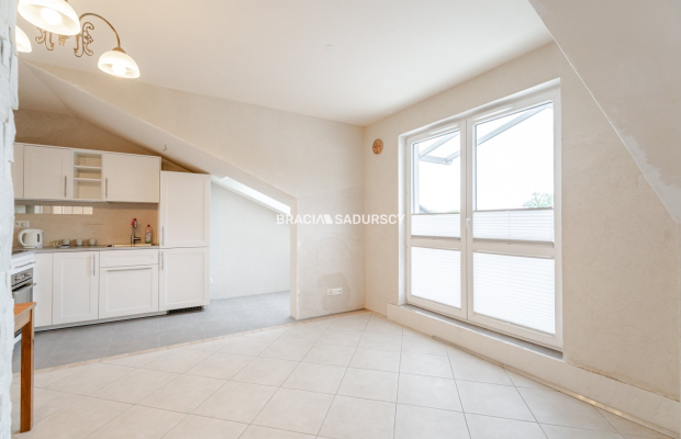 Łagiewniki, 3 pokojowe mieszkanie z garażem.