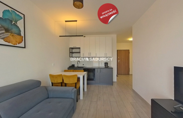 Dwa mieszkania, pełna prywatność i opcja na własny ogródek pod blokiem.    

  Wyobraź sobie nieruchomość, która pracuje na Two