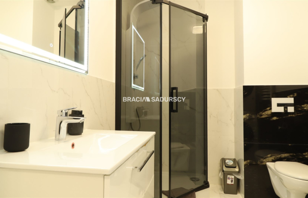 Dwa mieszkania, pełna prywatność i opcja na własny ogródek pod blokiem.    

  Wyobraź sobie nieruchomość, która pracuje na Two