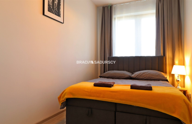 Dwa mieszkania, pełna prywatność i opcja na własny ogródek pod blokiem.    

  Wyobraź sobie nieruchomość, która pracuje na Two