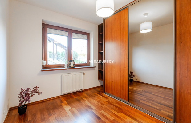 Duże 3 pokoje 79,8 m² | balkon | komórka | garaż | Wierzyńskiego | Kraków   

 Na sprzedaż przestronne mieszkanie 3-pokojowe o 