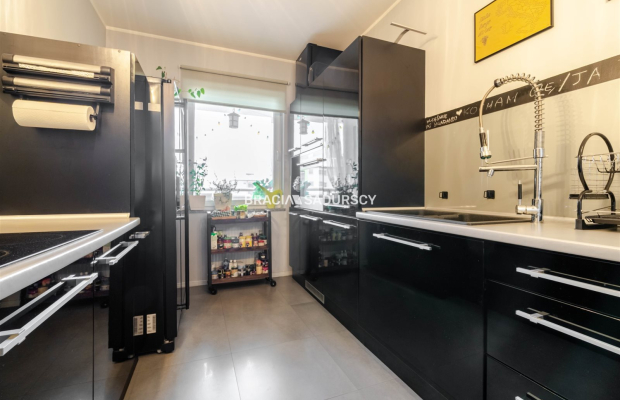 Mieszkanie z balkonem i miejscem postojowym