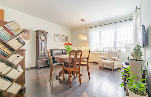 Mieszkanie z balkonem i miejscem postojowym