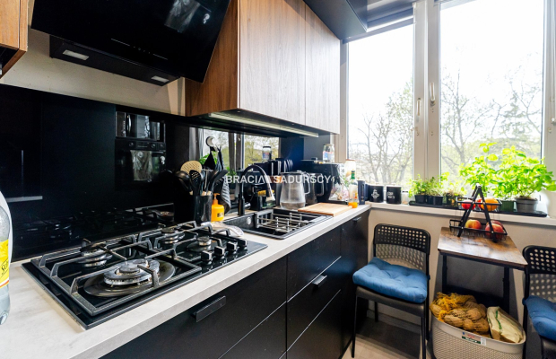 Osiedle Stalowe. Mieszkanie 2 pokojowe o pow. 40,76 m 2 .  

 Mieszkanie 2 pokojowe, w pełni rozkładowe, dwustronne, z osobną j