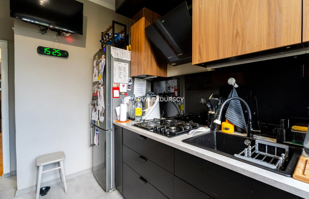 Osiedle Stalowe. Mieszkanie 2 pokojowe o pow. 40,76 m 2 .  

 Mieszkanie 2 pokojowe, w pełni rozkładowe, dwustronne, z osobną j