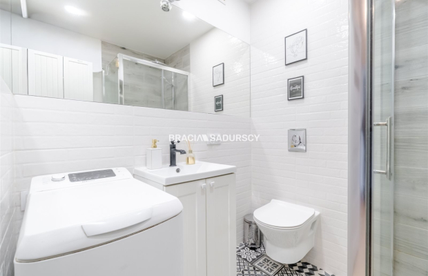 Kliny, ul. Borkowska. Starannie wykończone 2 pokojowe mieszkanie - 46,40 m 2 , z dużym balkonem.  

 Mieszkanie usytuowane na 3