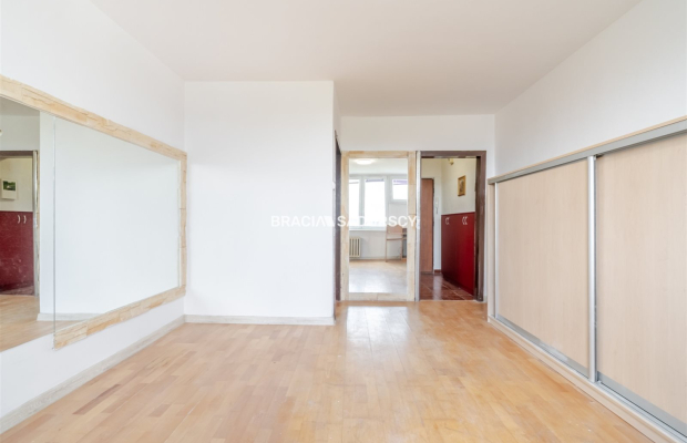 Kawalerka 23 m² | 9. piętro | Dąbie | okolice al. Pokoju  

 Na sprzedaż mieszkanie o powierzchni użytkowej 23 m², położone na 