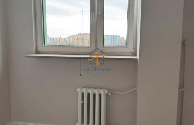 Szukasz mieszkania, które łączy nowoczesny design z doskonałą lokalizacją? To wyjątkowe, 2-pokojowe lokum o powierzchni  42 m² 