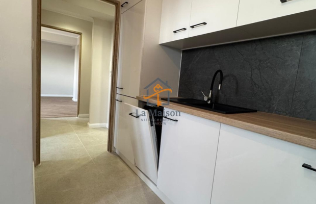 Szukasz mieszkania, które łączy nowoczesny design z doskonałą lokalizacją? To wyjątkowe, 2-pokojowe lokum o powierzchni  42 m² 