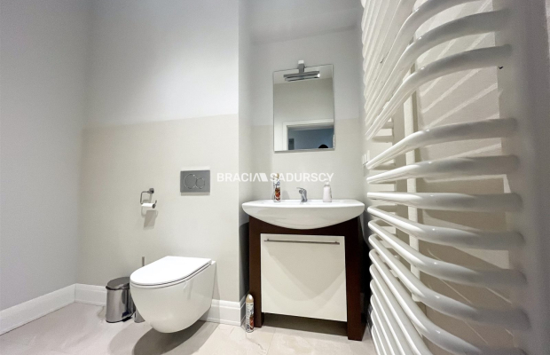 Wynajmę, przestronne w doskonałej lokalizacji 