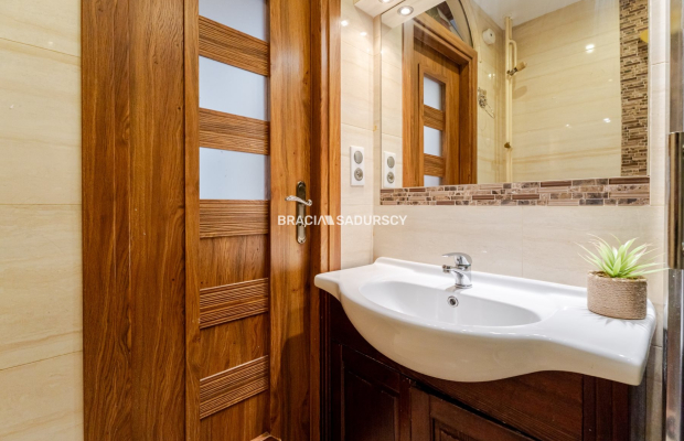 3 pok z osbną kuchnią ul. Zielińska.