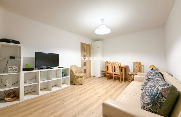 2pok na Białoruskiej, 4 piętro, winda, loggia