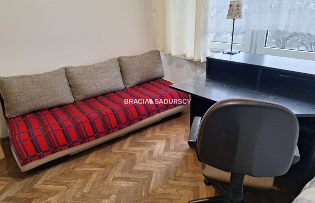 2-pok, ul. Królewska, parking dla mieszkańców