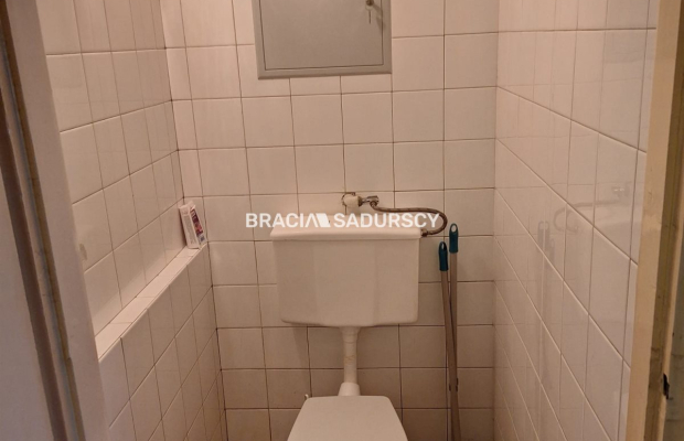 2-pok, ul. Królewska, parking dla mieszkańców