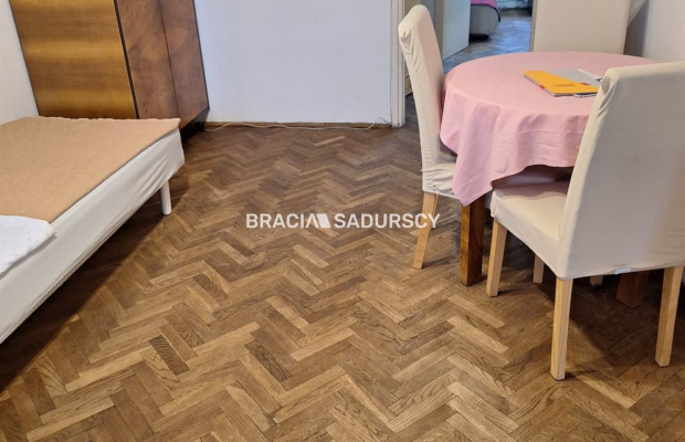 2-pok, ul. Królewska, parking dla mieszkańców