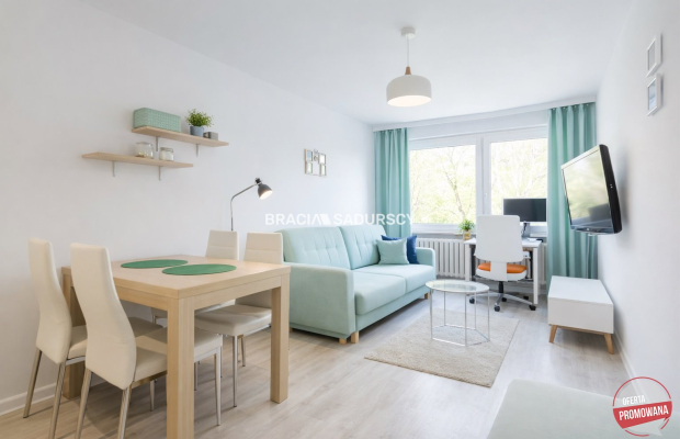 GUSTOWNA, PRZYTULNA KAWALERKA W NOWEJ HUCIE