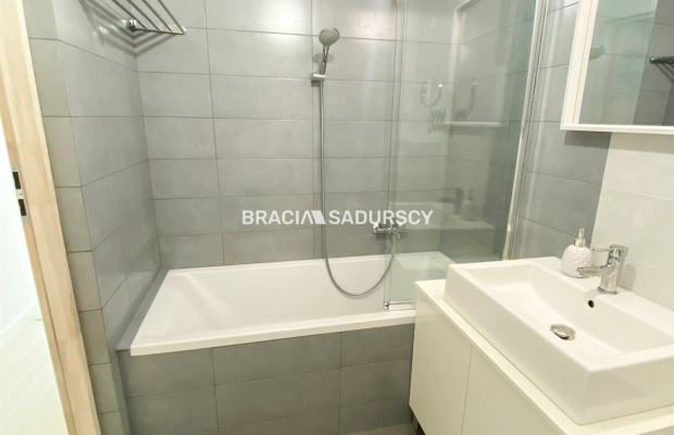 2 pokoje / osobna kuchnia / Przewóz – Płaszów