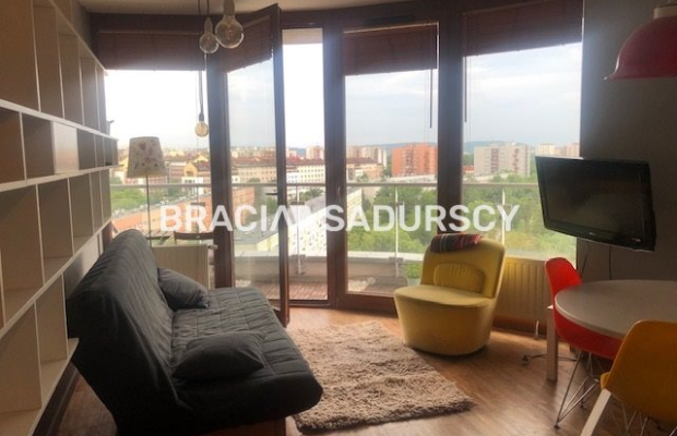 ATRAKCYJNY APARTAMENT 2 POKOJOWY   
        KROWODRZA  GÓRKA- panorama  
            
Oferujemy do wynajmu bardzo atrakcyjny dw