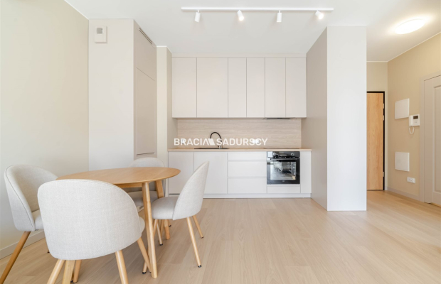 Cieszyńska, miejsce parkingowe, Wysoki Standard