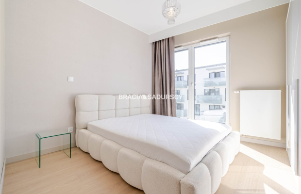 Cieszyńska, miejsce parkingowe, Wysoki Standard