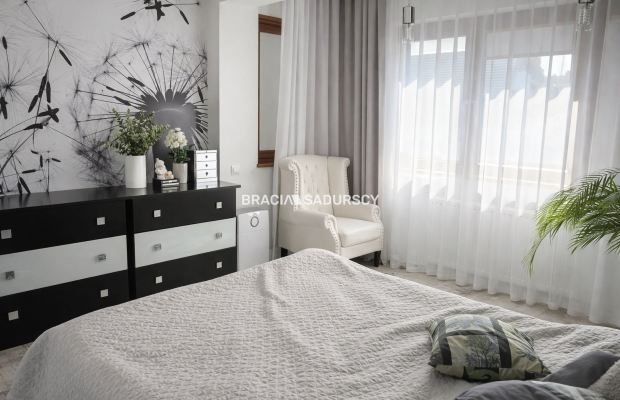 4 pok.mieszkanie 90m2,ogródek.garaż,m.postojowe! 