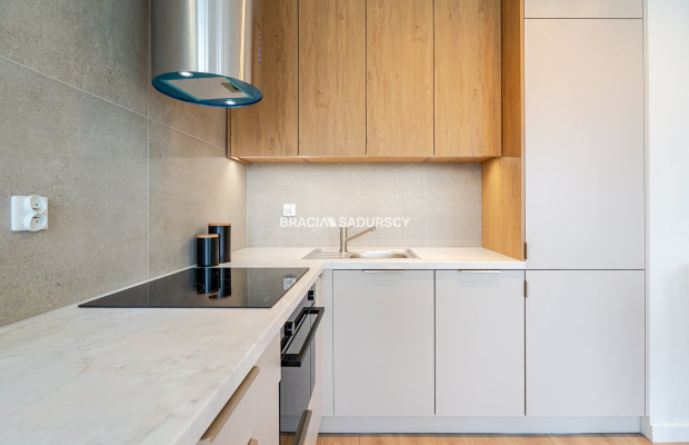 Pierwszy najem| Balkon| Miejsce postojowe 