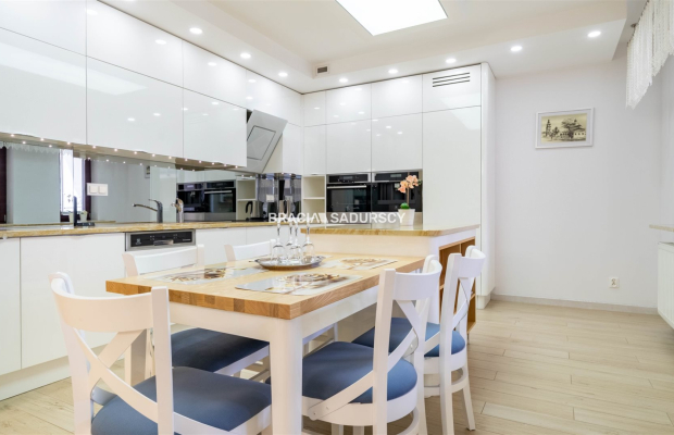 Dwie sypialnie na Ludwinowie, inwestycja z basenem