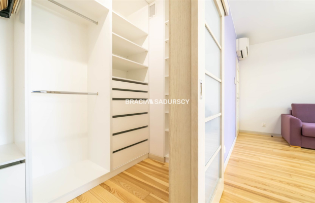 Dwie sypialnie na Ludwinowie, inwestycja z basenem