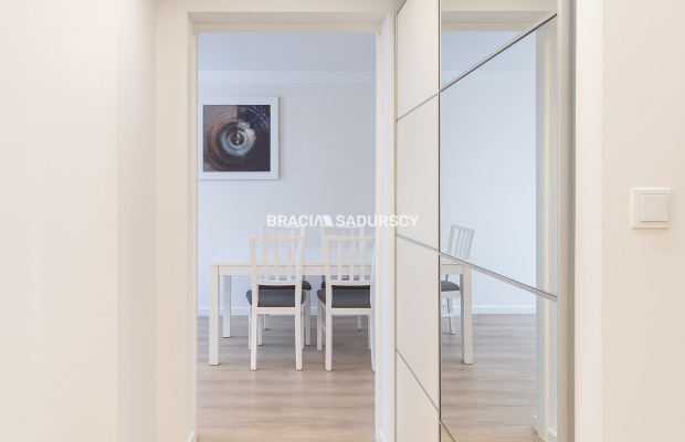 2 pok mieszkanie przy DH Wanda!