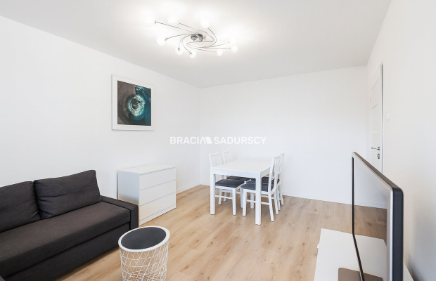 2 pok mieszkanie przy DH Wanda!