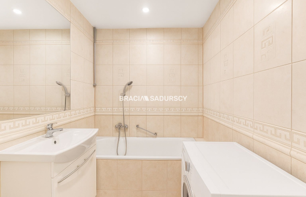 2 pok mieszkanie przy DH Wanda!