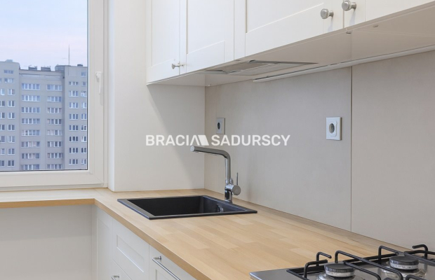 2 pok mieszkanie przy DH Wanda!