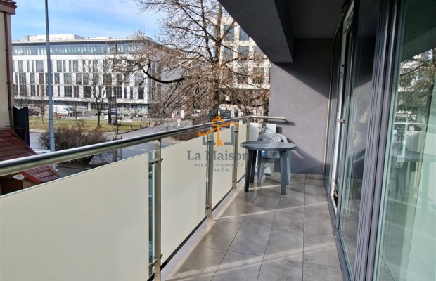 Śródmieście. 2 pokoje z garażem.Wysoki standard.