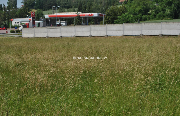 Duża działka usługowa w rejonie drogi nr 94 w     