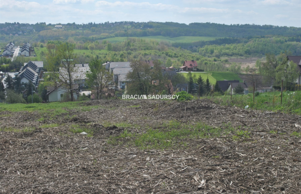 Działk MN2 przy ul. Magnoliowej w Wieliczce.