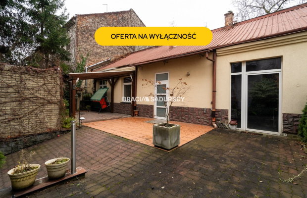 Działka z dwoma domami. Idzikowskiego.