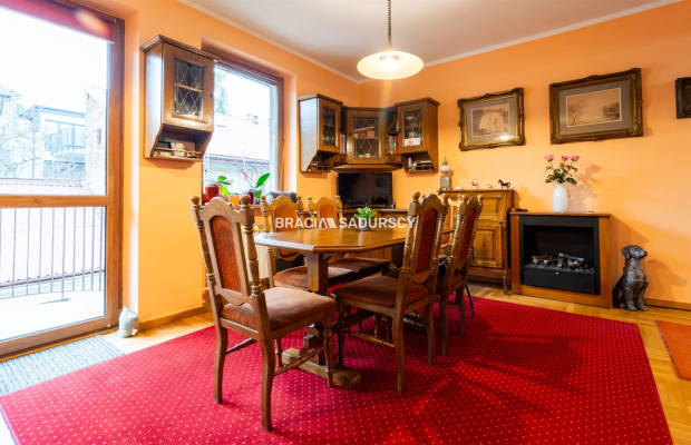 Działka z dwoma domami. Idzikowskiego.