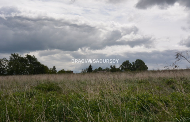 Działka w całości budowlana o pow.: 1313 m2