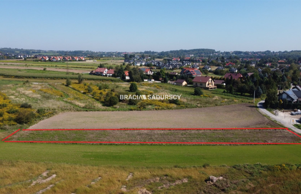 Słoneczna działka zagrodowa w Modlniczce