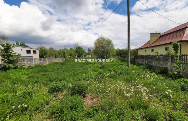 Działka inwestycyjna z widokiem na staw