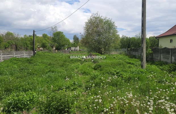 Działka inwestycyjna z widokiem na staw