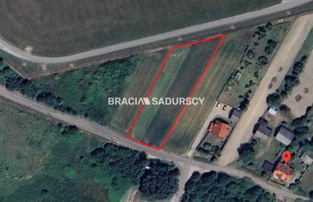 Działka produkcyjno – usługowa w Morawicy