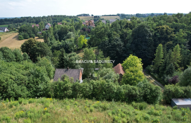 27 arowa  działka budowlana w Michałowicach