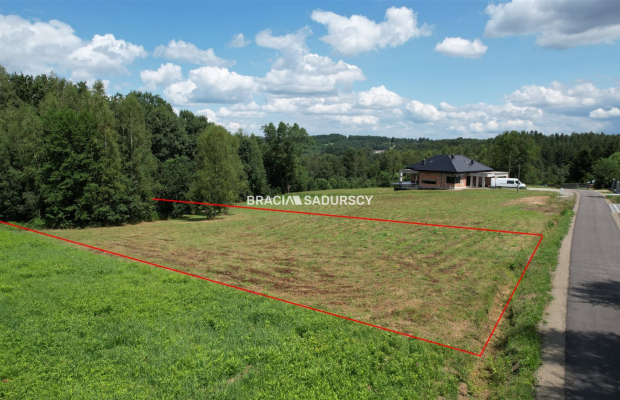 Klimatyczna działka budowlano-leśna w Sieprawiu