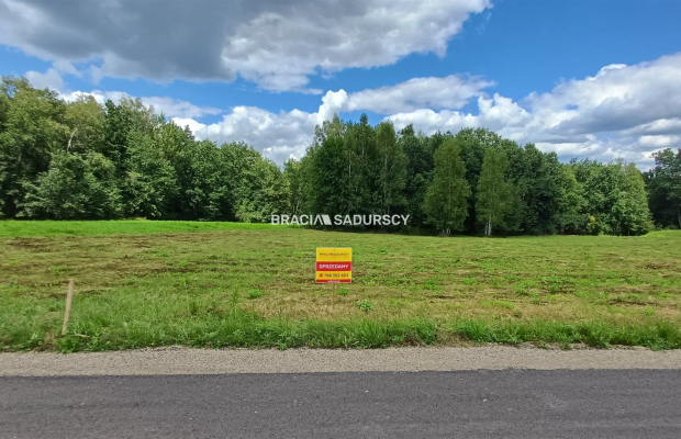 Klimatyczna działka budowlano-leśna w Sieprawiu