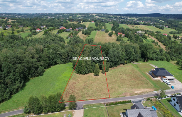 Klimatyczna działka budowlano-leśna w Sieprawiu