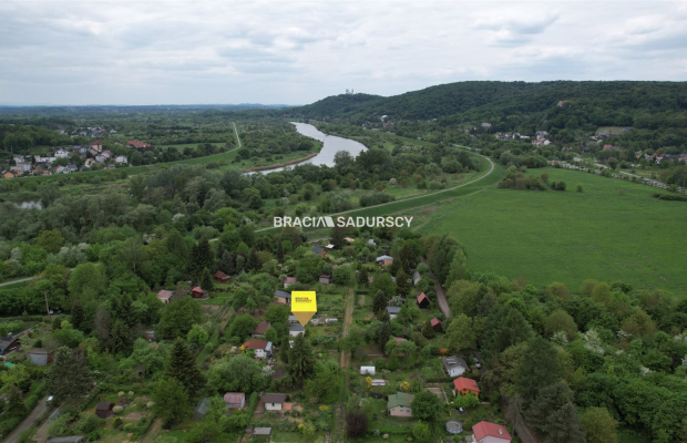 Działka w ROD „Wiślana Dolina” - ul. Rybna, Przegorzały   
W pobliżu: ZOO, Park Decjusza, Las Wolski, Kopiec Kościuszki 

 Mam 